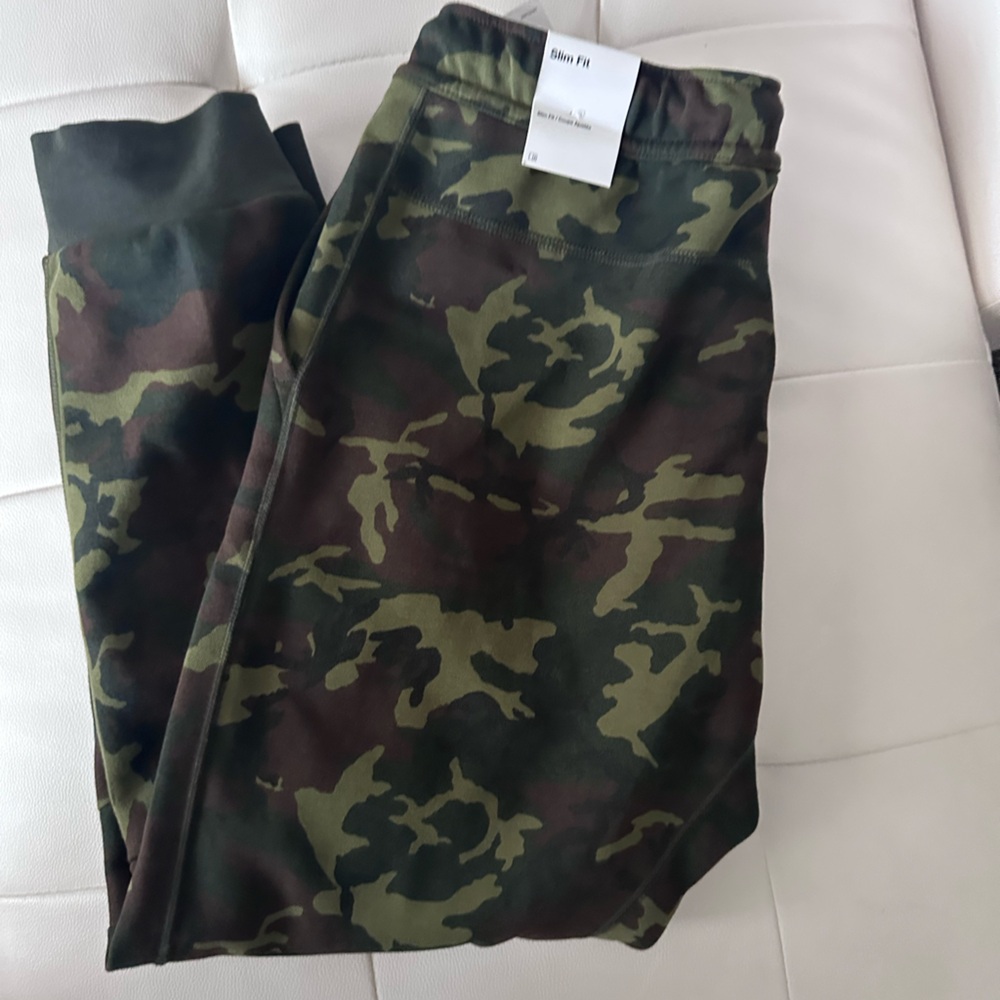 Nike tech fleece youth XL Camouflage Jogger Pants